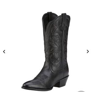 New with tags black cowgirl boots